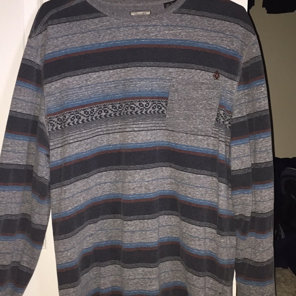 Men’s XL volcom long sleeve
